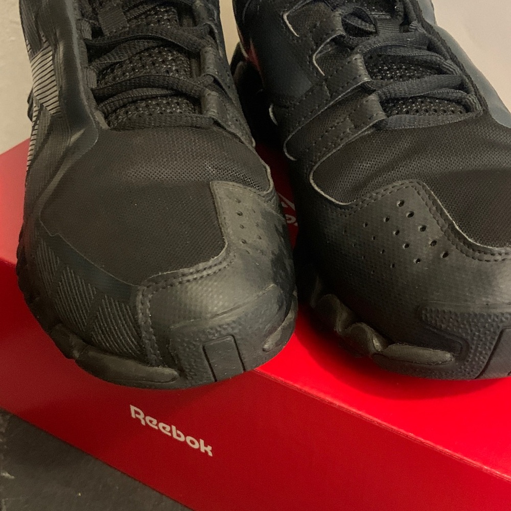 Reebok Men's All-Black Athletic Shoes - Picture 2 of 13